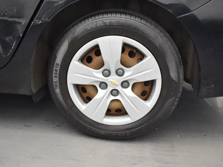 Used 2018 Chevrolet Cruze LS image 29