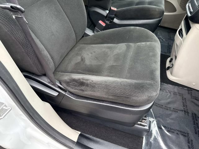 Used 2015 Dodge Grand Caravan American Value Package image 10