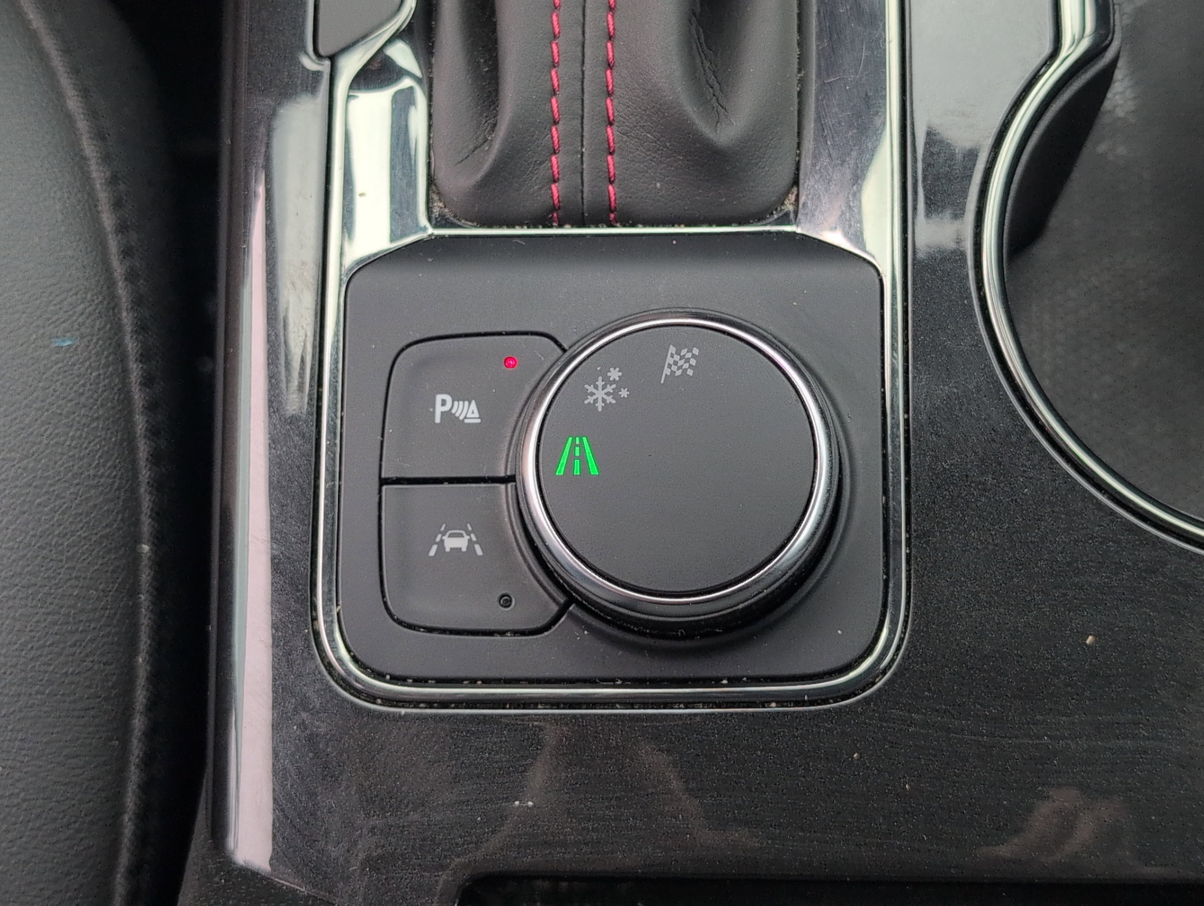 Certified 2025 Chevrolet Blazer RS FWD image 23