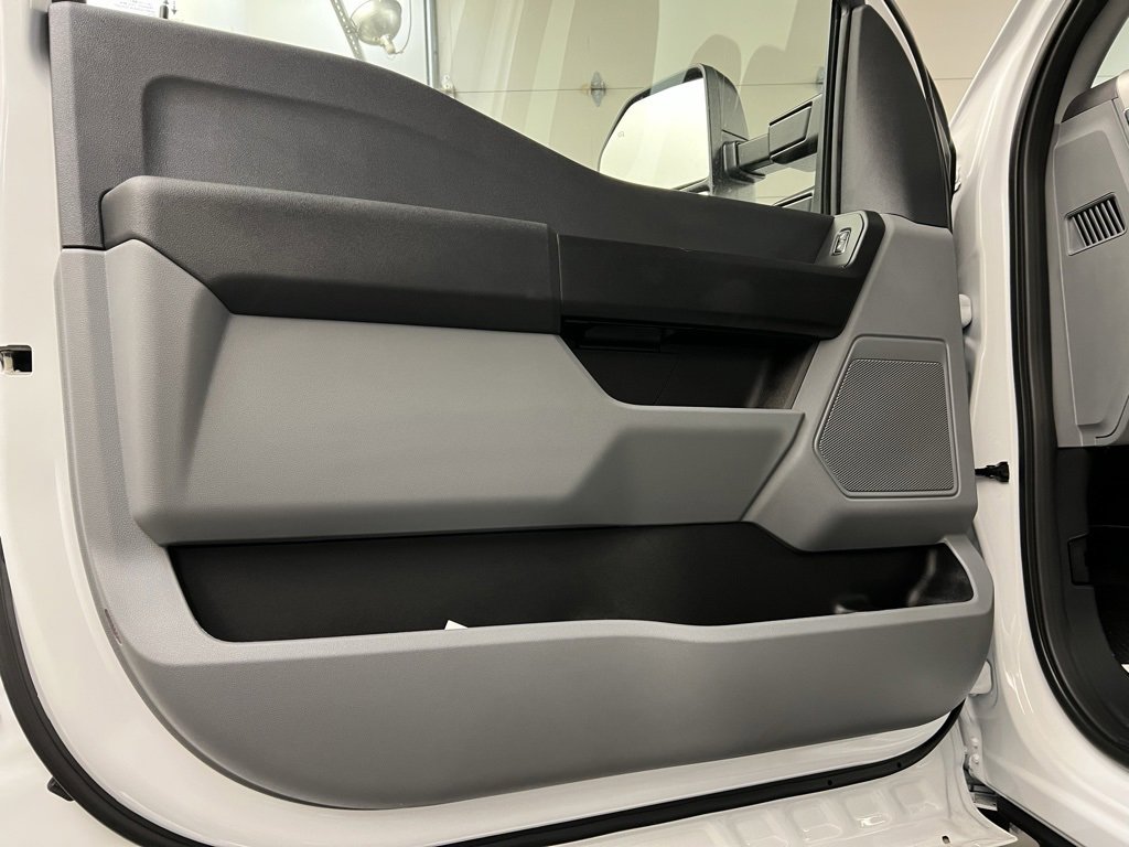 New 2026 Ford F550 4x4 Regular Cab Super Duty image 26