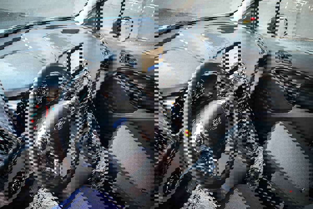 Used 2020 Ford Transit Connect XL image 9