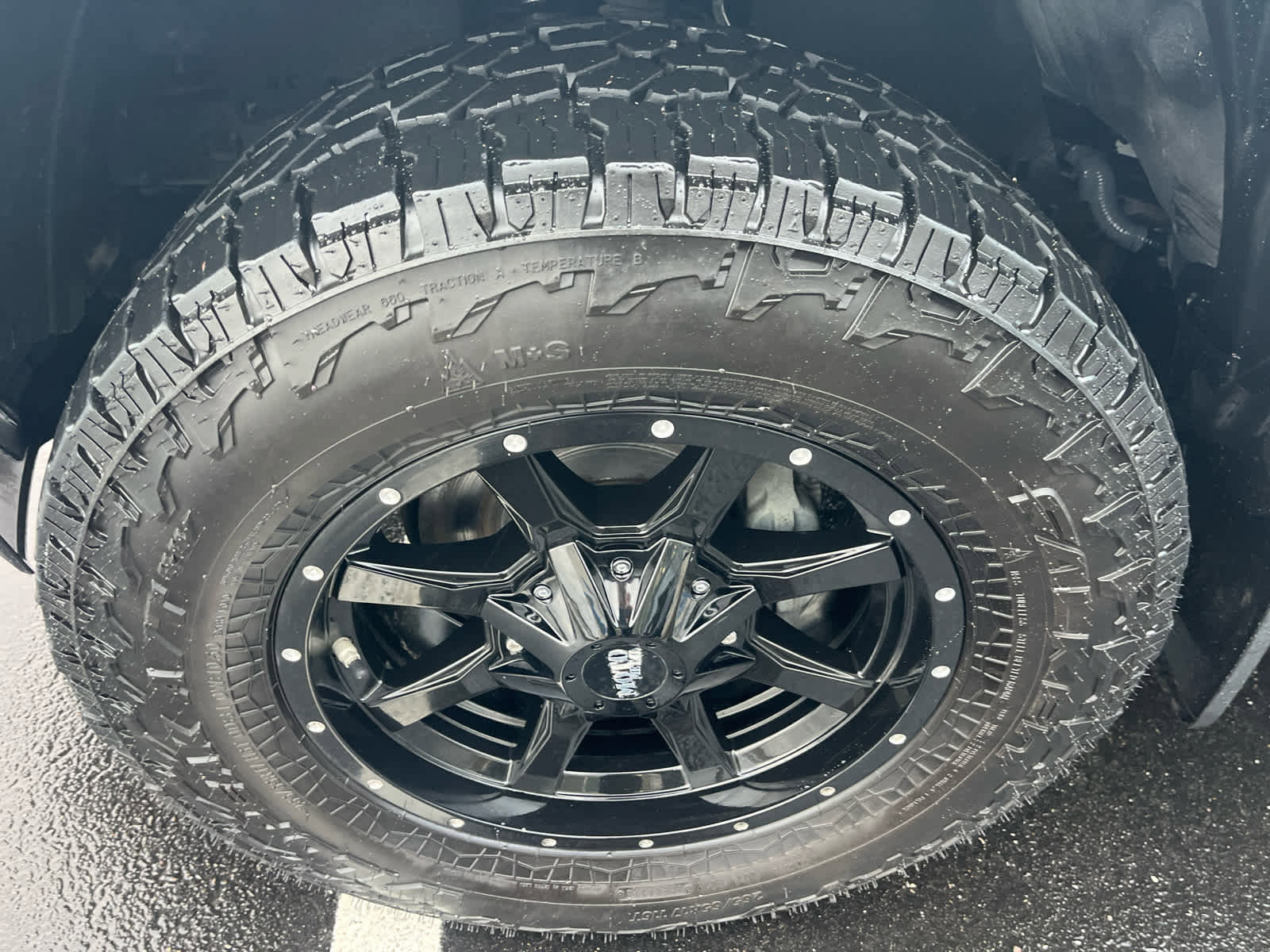 Used 2020 Toyota Tacoma Limited image 19