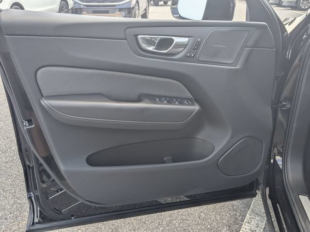 Used 2024 Volvo XC60 B5 Ultimate w/ Protection Package Premier AWD/4WD image 9