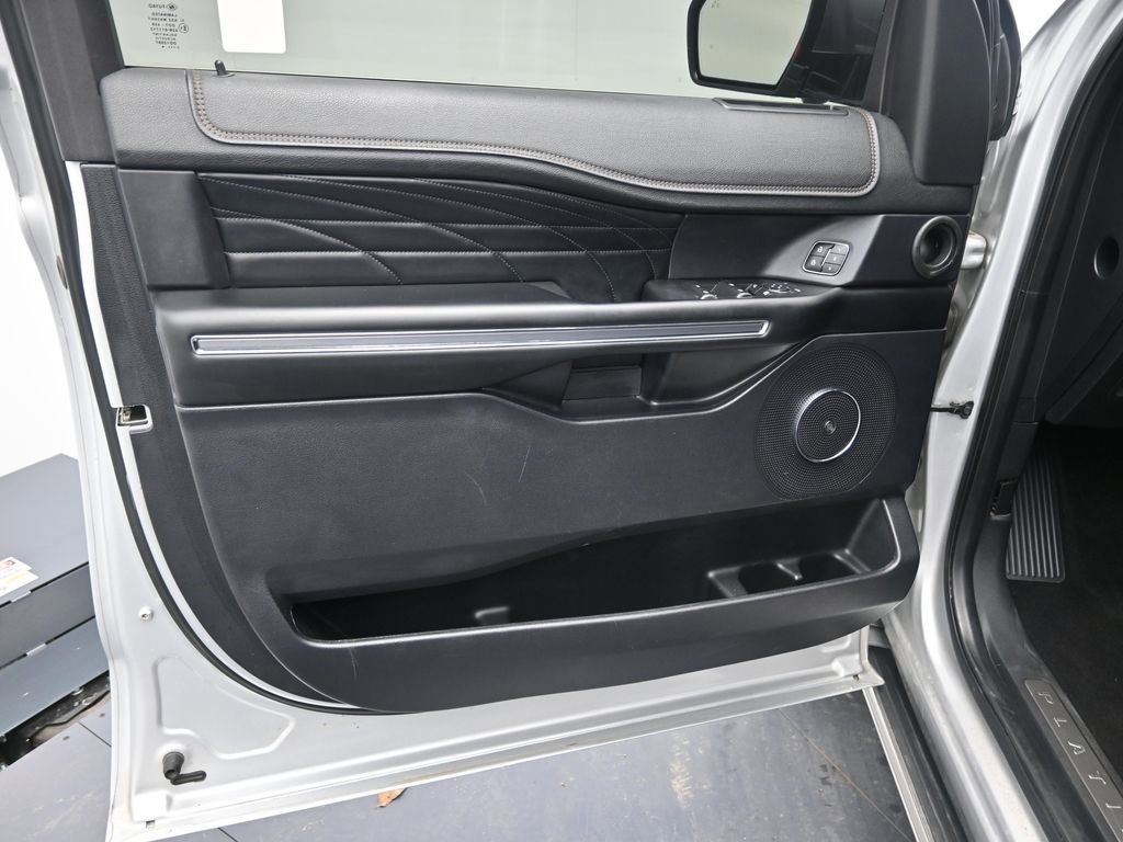 Used 2019 Ford Expedition Max Platinum AWD/4WD image 9