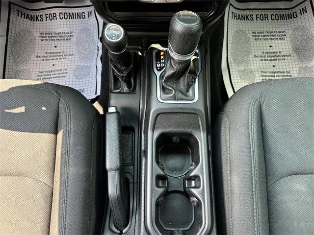 Used 2021 Jeep Gladiator Willys image 17