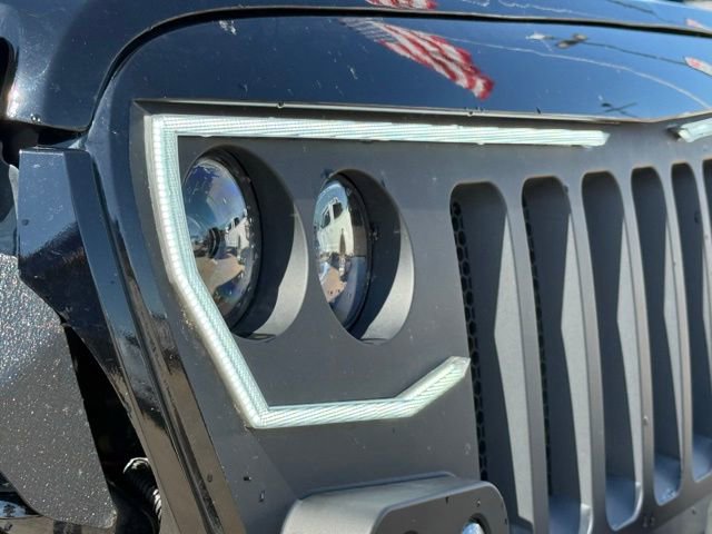 Used 2022 Jeep Gladiator Rubicon w/ Cold Weather Group AWD/4WD image 14