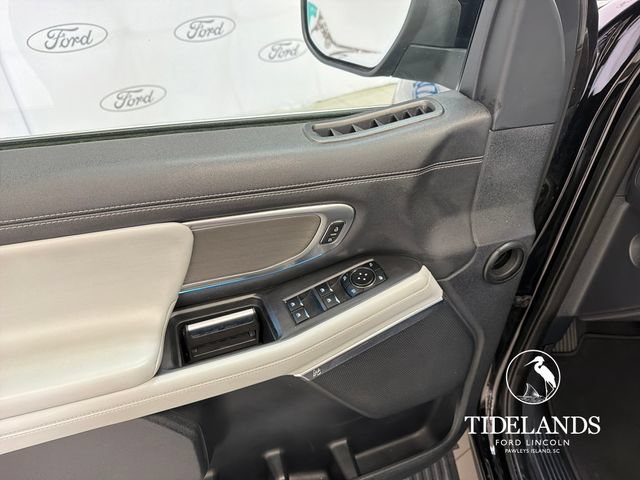 Certified 2025 Ford Expedition Platinum w/ Driver's Package AWD/4WD image 15