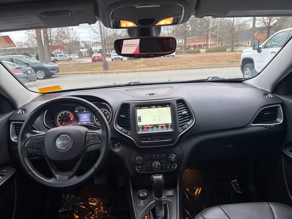 Used 2019 Jeep Cherokee Trailhawk image 10
