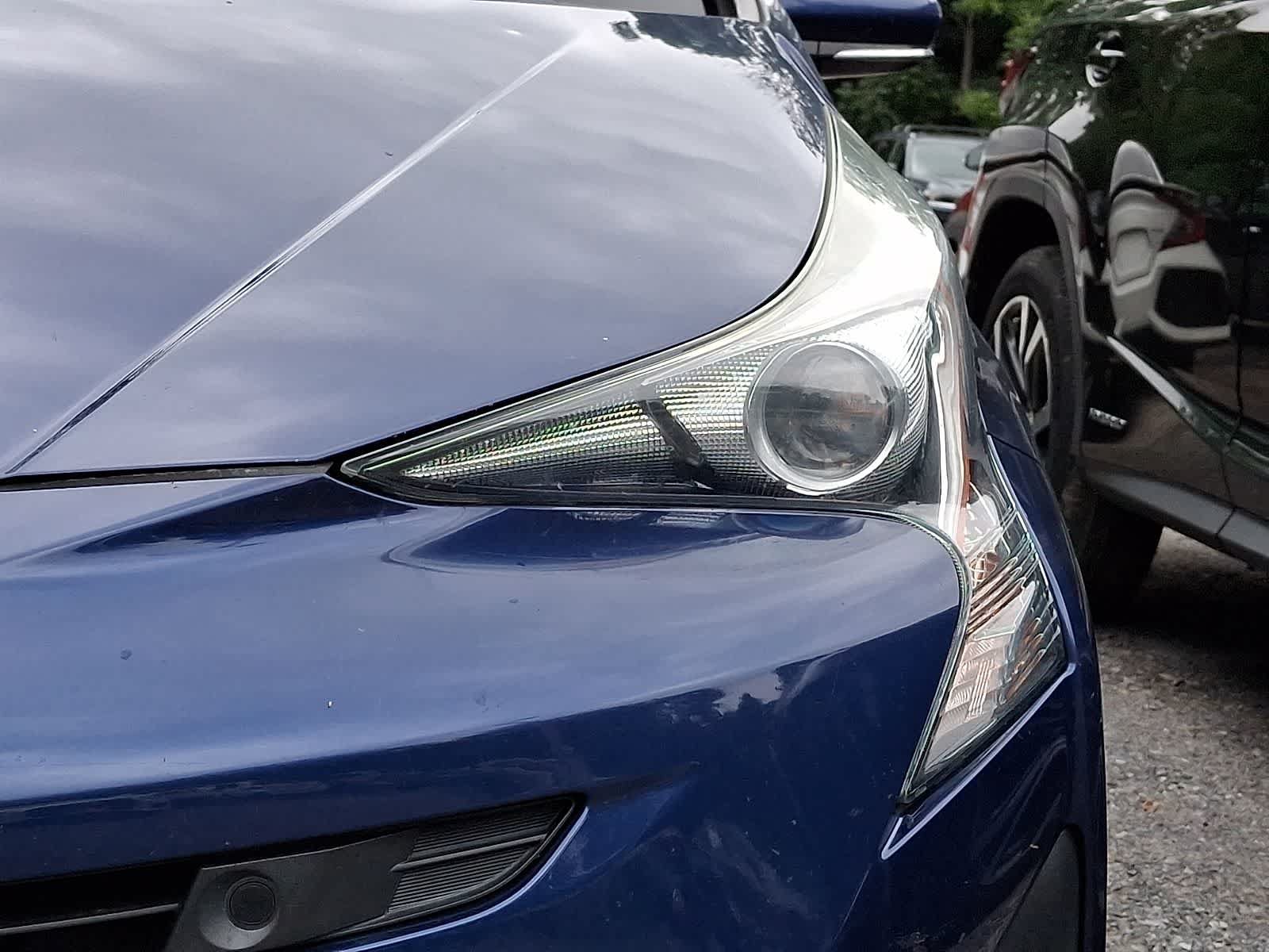 Used 2018 Toyota Prius Three FWD image 4