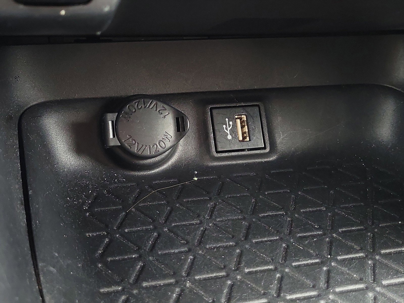 Used 2024 Toyota RAV4 LE FWD image 30