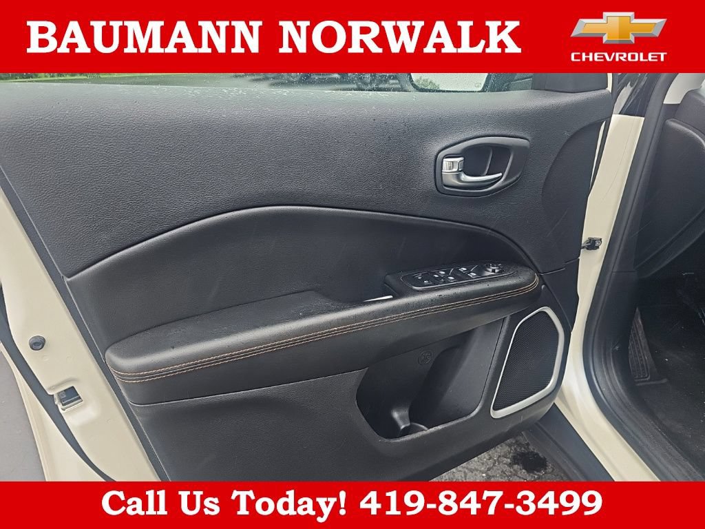 Used 2019 Jeep Compass Limited AWD/4WD image 36