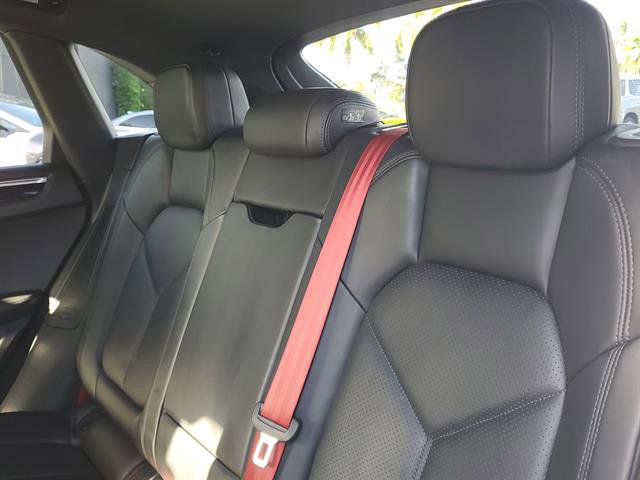 Used 2020 Porsche Macan S image 31