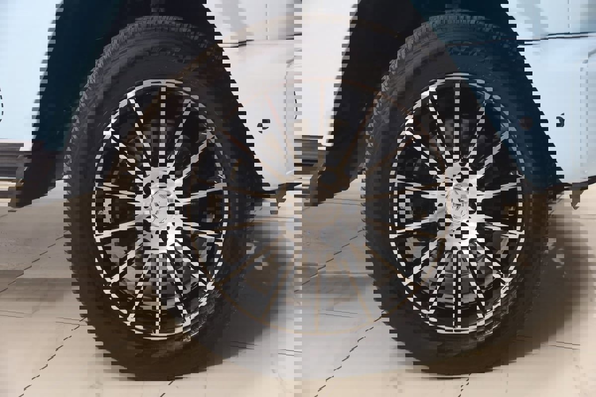 Used 2022 Mercedes-Benz G 550 image 16