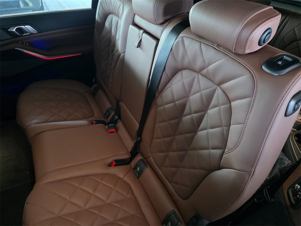 New 2026 BMW X7 xDrive40i w/ M Sport Package image 7