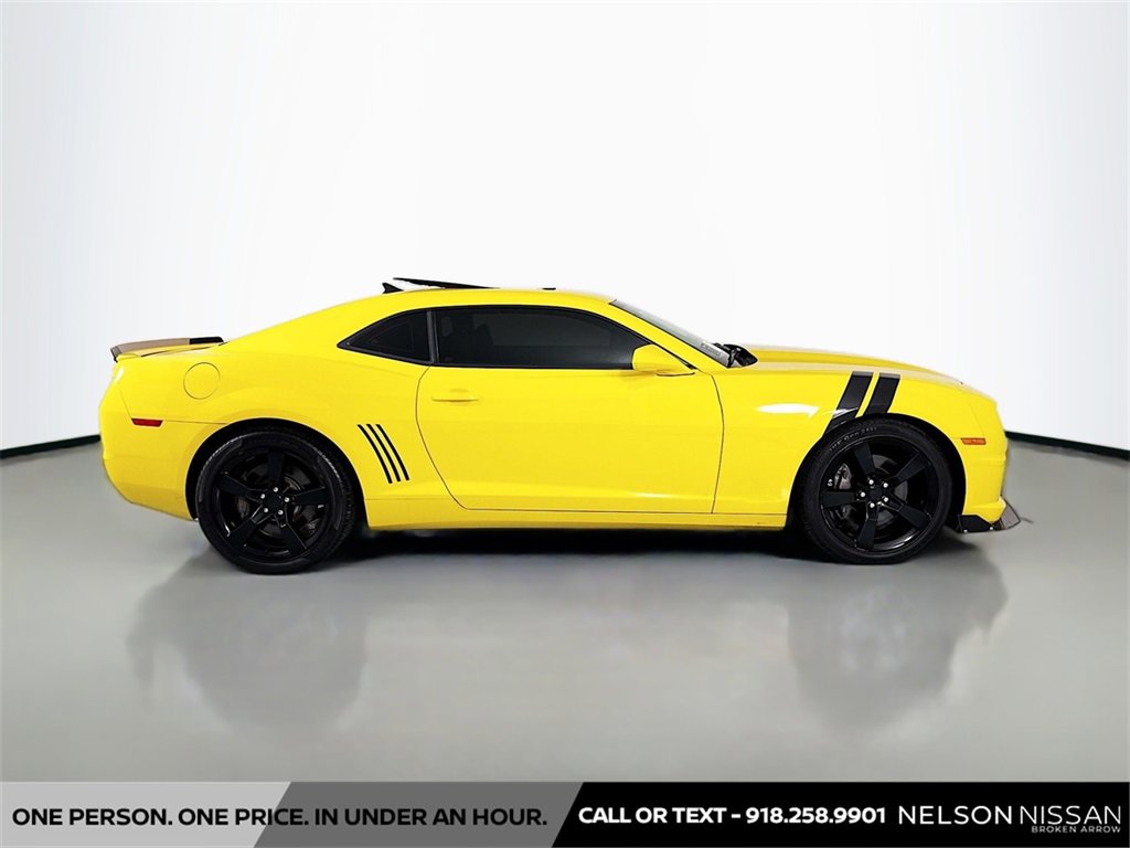 Used 2010 Chevrolet Camaro SS w/ RS Package image 4