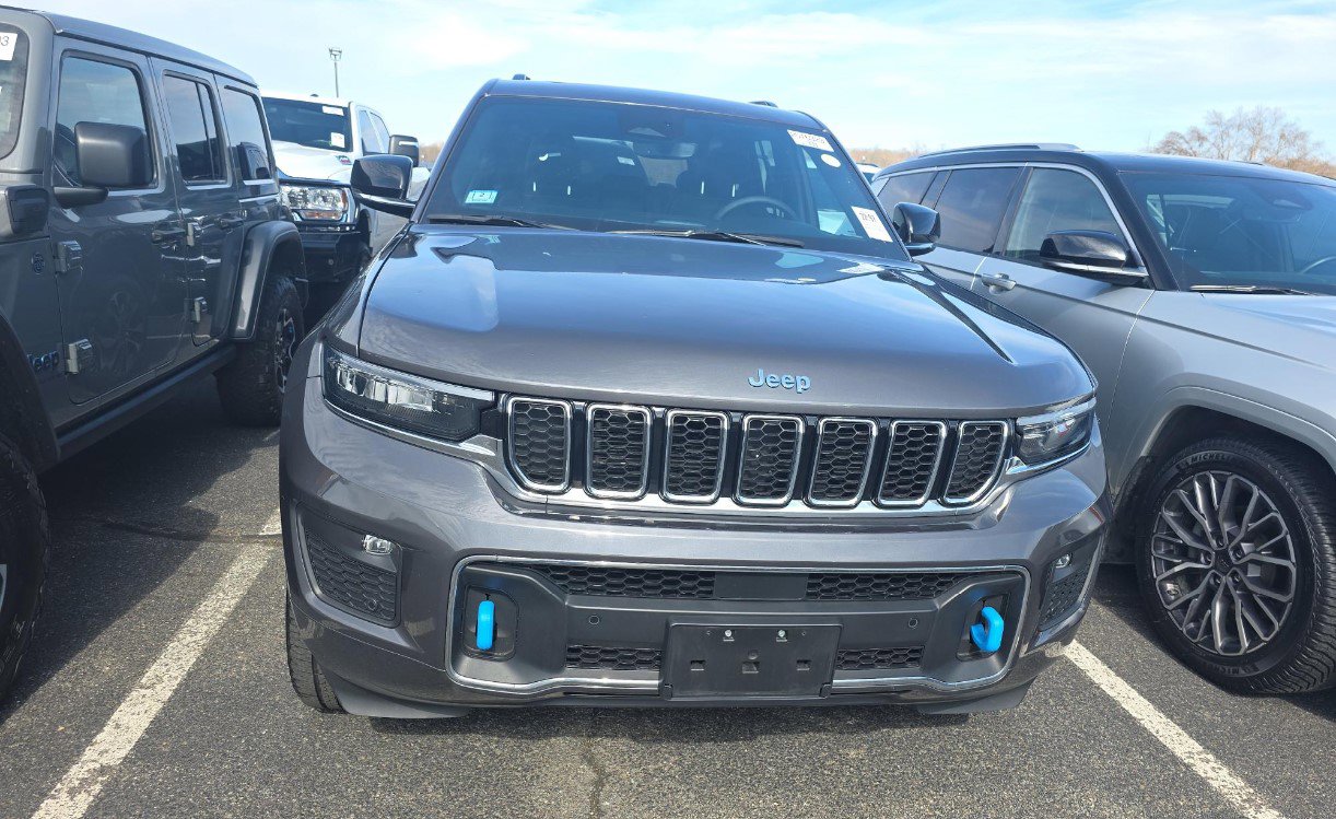 Used 2022 Jeep Grand Cherokee Overland image 3