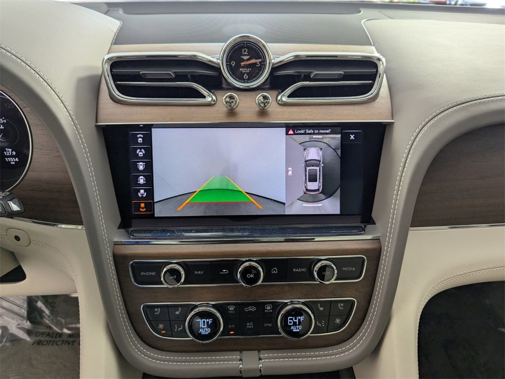 Used 2023 Bentley Bentayga image 22