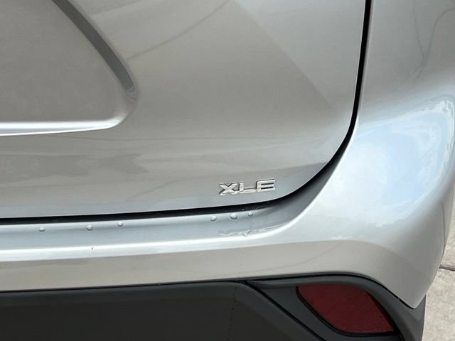 Used 2025 Toyota Highlander XLE FWD image 8