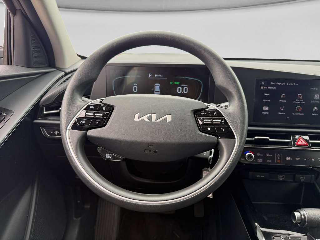 Used 2025 Kia Niro LX FWD image 14