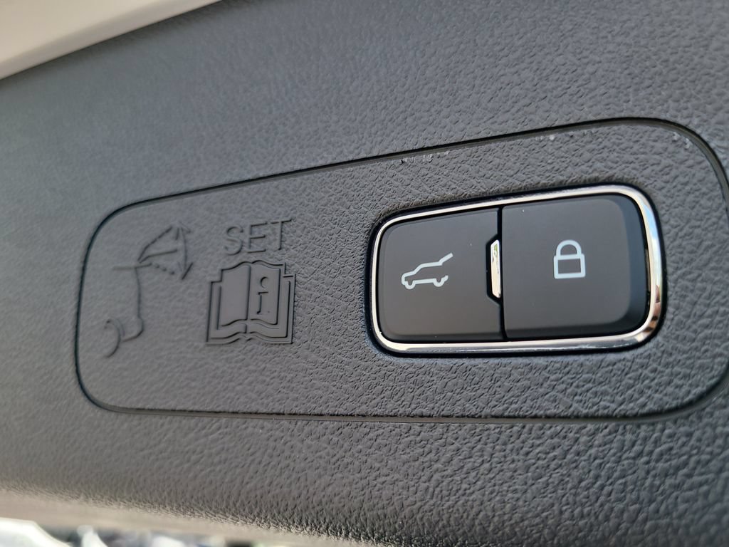Used 2025 Lincoln Aviator Reserve w/ Jet Appearance Package RWD image 8