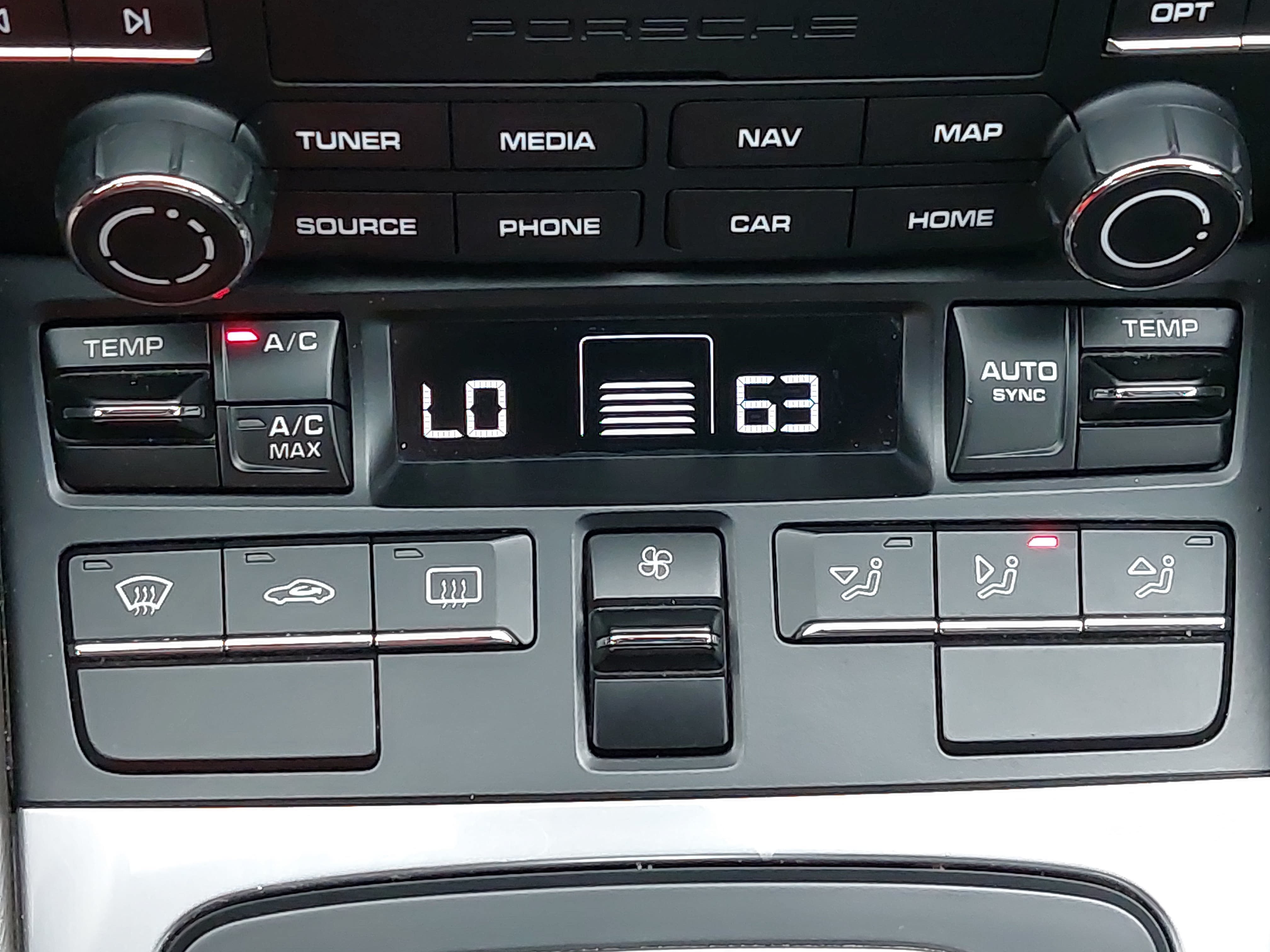 Certified 2018 Porsche 911 Carrera RWD image 22