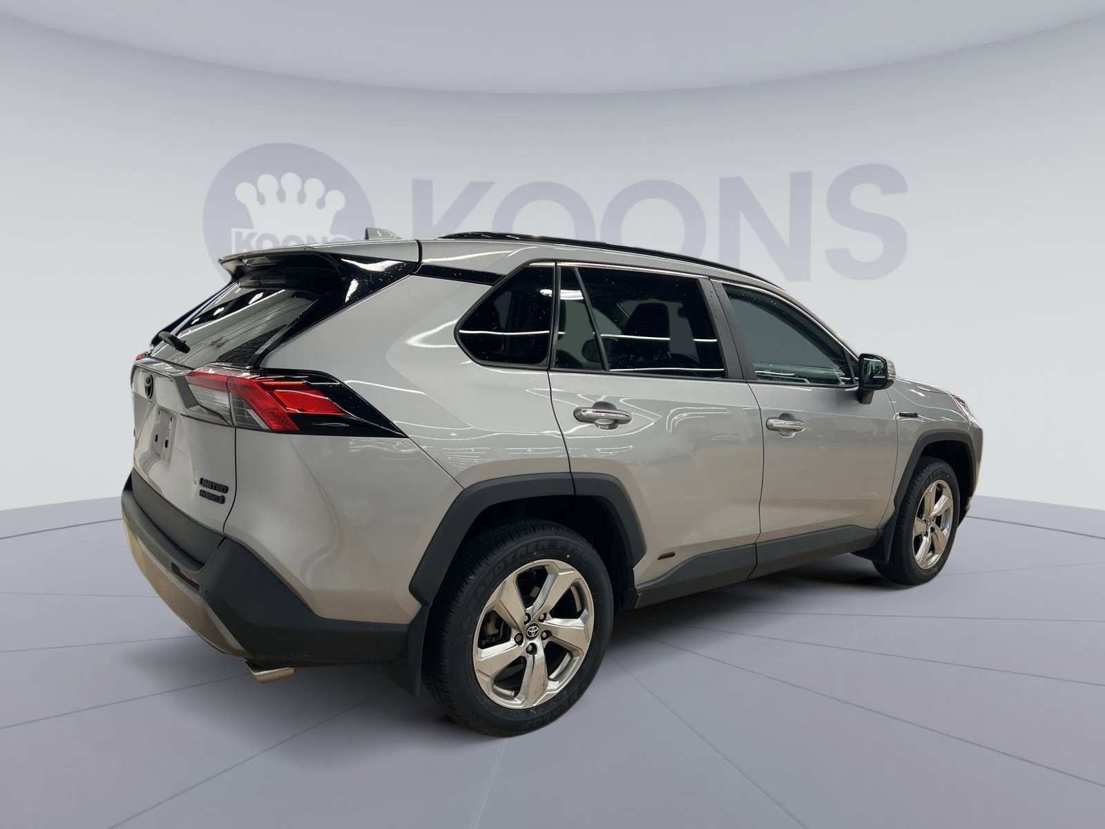 Used 2020 Toyota RAV4 Limited image 5