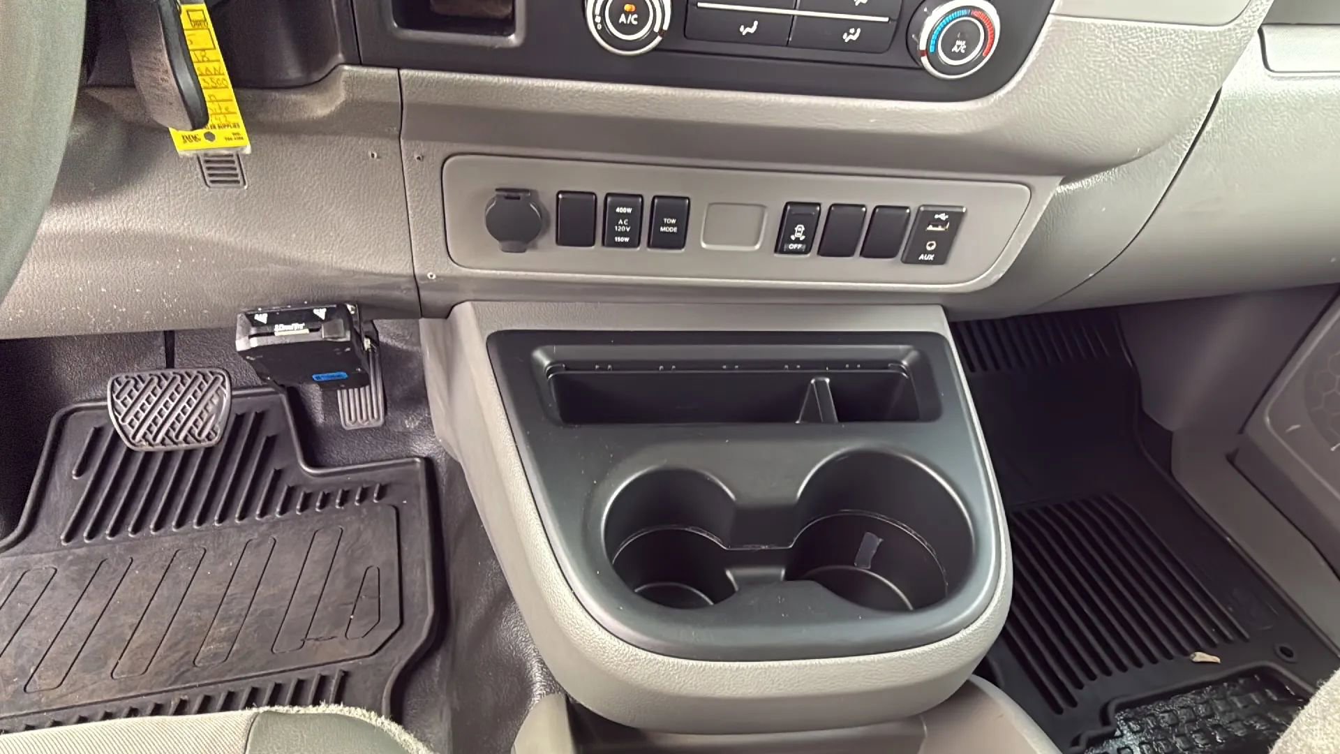 Used 2018 Nissan NV 3500 SV w/ Navigation Package image 14