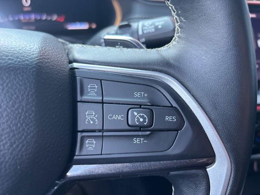 Used 2022 Jeep Grand Cherokee Altitude image 34