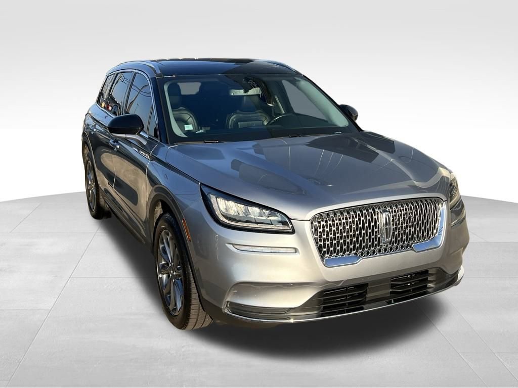 Used 2022 Lincoln Corsair AWD w/ Premium Package image 2