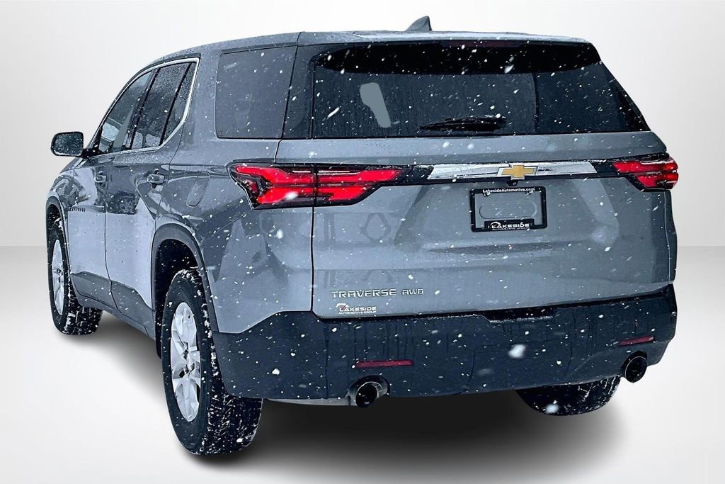 Used 2023 Chevrolet Traverse LS w/ Safety Package image 4
