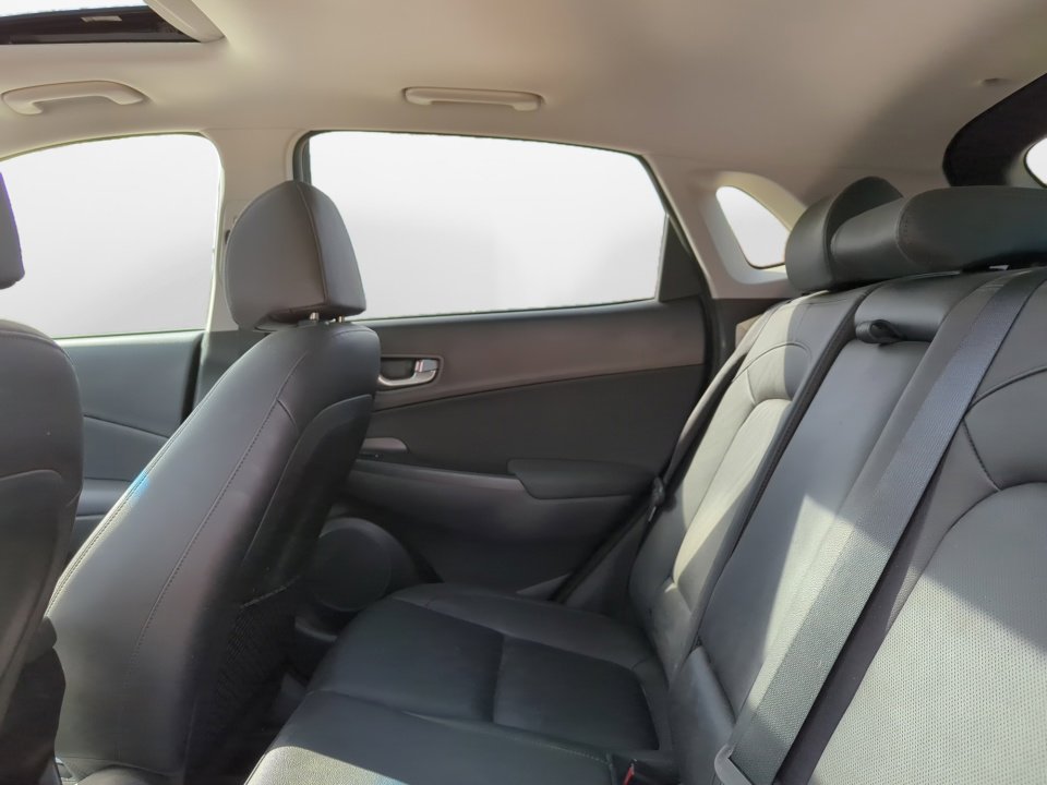 Used 2022 Hyundai Kona Limited w/ Winter Weather Package image 14