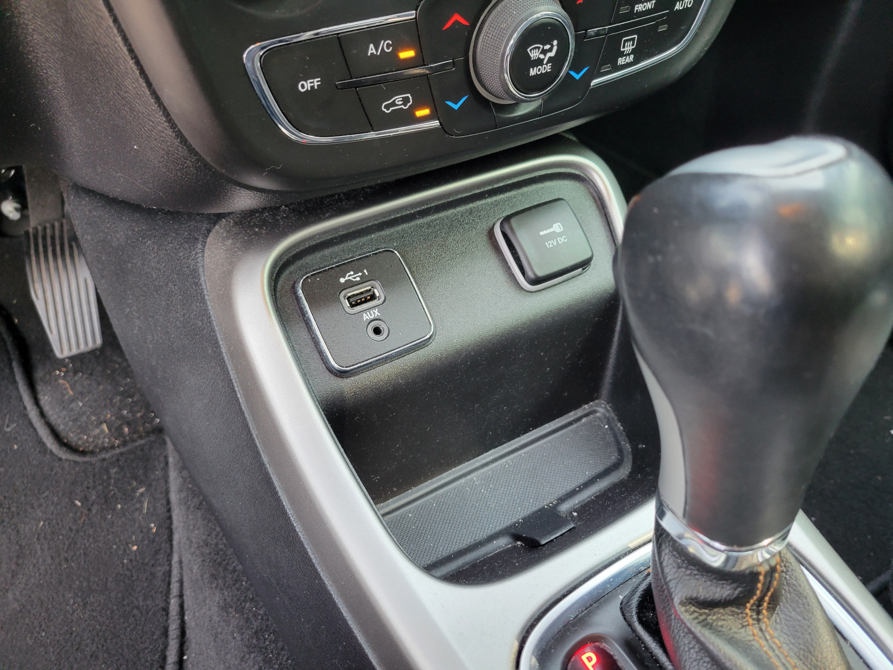 Used 2019 Jeep Compass Latitude FWD image 23