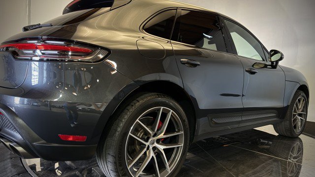 Used 2023 Porsche Macan S AWD/4WD image 35
