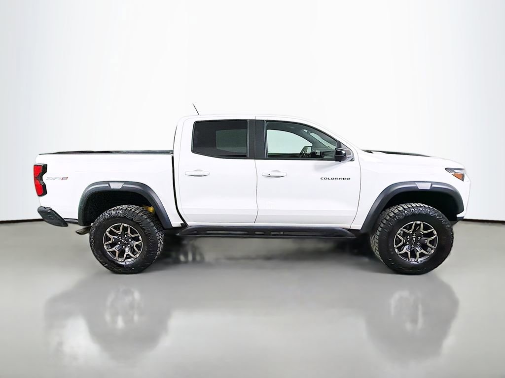 Used 2025 Chevrolet Colorado ZR2 w/ Technology Package AWD/4WD image 5