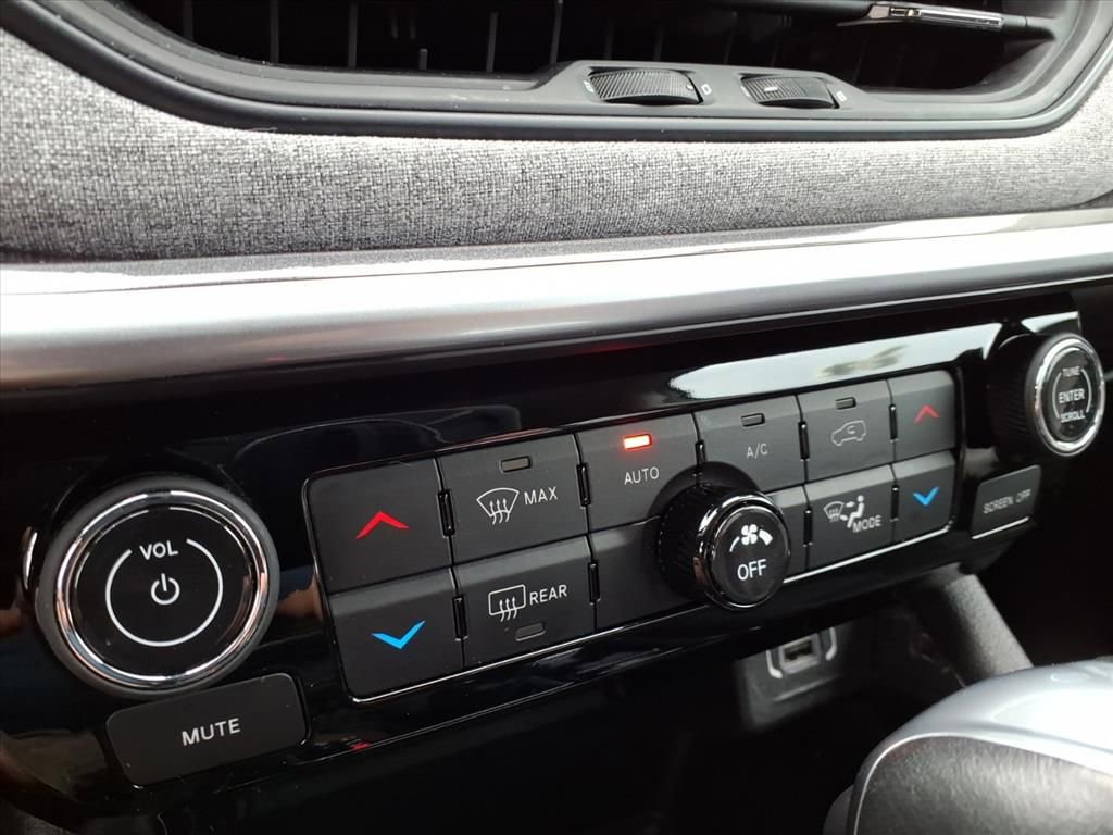 Certified 2022 Jeep Compass Latitude w/ Convenience Group image 16