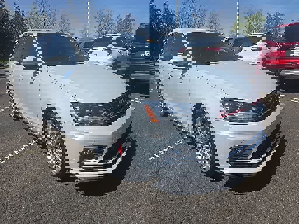 Used 2017 Volkswagen Jetta GLI FWD image 3