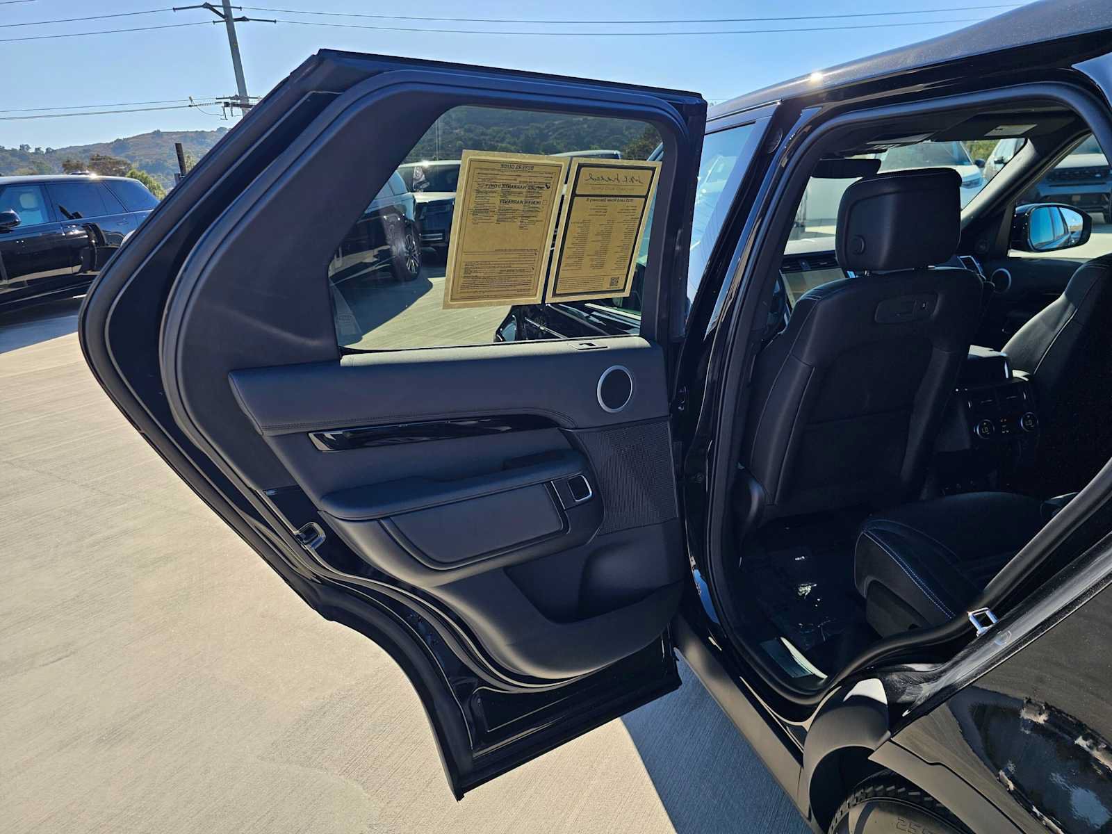 Used 2025 Land Rover Discovery S AWD/4WD image 15