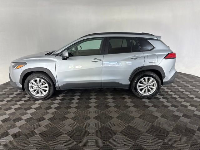 Used 2023 Toyota Corolla Cross LE w/ Moonroof Package AWD/4WD image 11