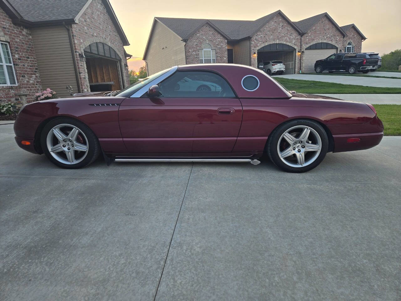 Used 2004 Ford Thunderbird Deluxe RWD image 5