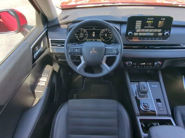 Used 2024 Mitsubishi Outlander SE image 19
