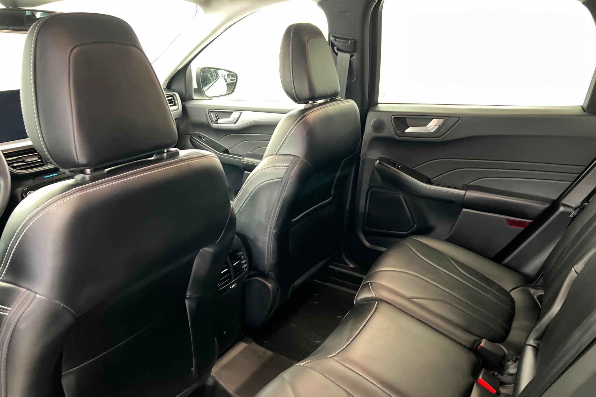 Used 2025 Ford Escape SE w/ PHEV Premium Package image 20