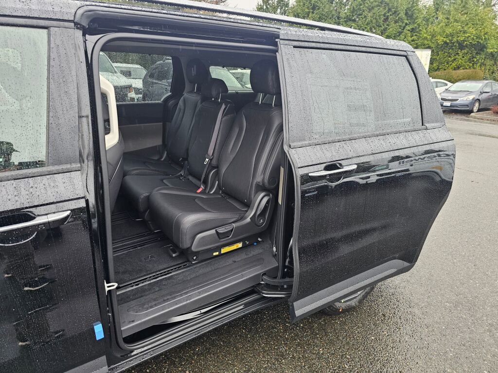 New 2026 Kia Carnival EX image 22