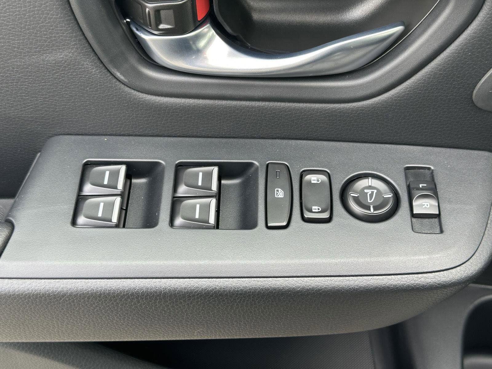 New 2025 Honda Pilot Touring image 12