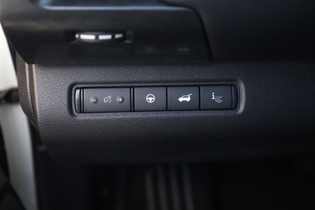 New 2026 Nissan Pathfinder Platinum AWD/4WD image 12