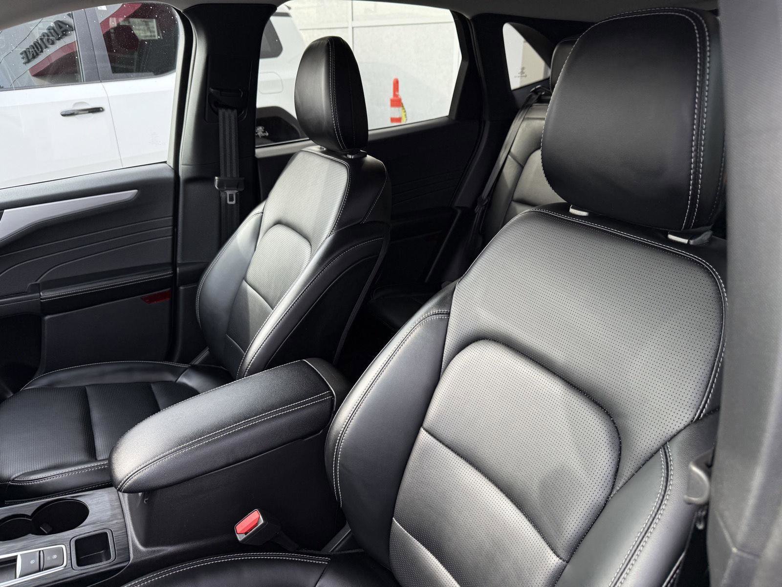 Used 2025 Ford Escape Platinum image 12