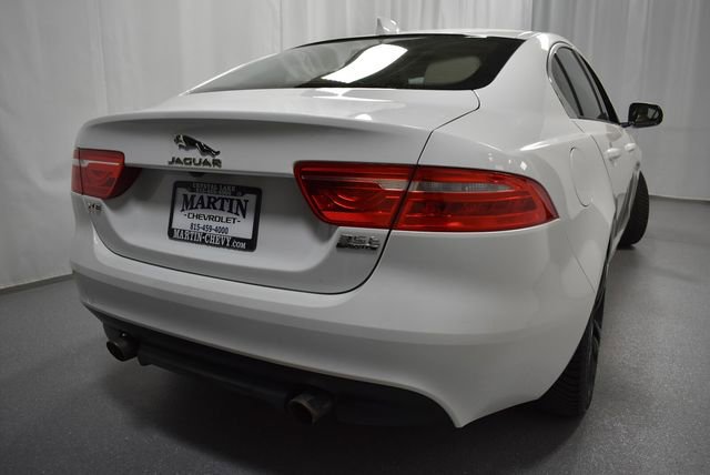 Used 2017 Jaguar XE Premium AWD/4WD image 6