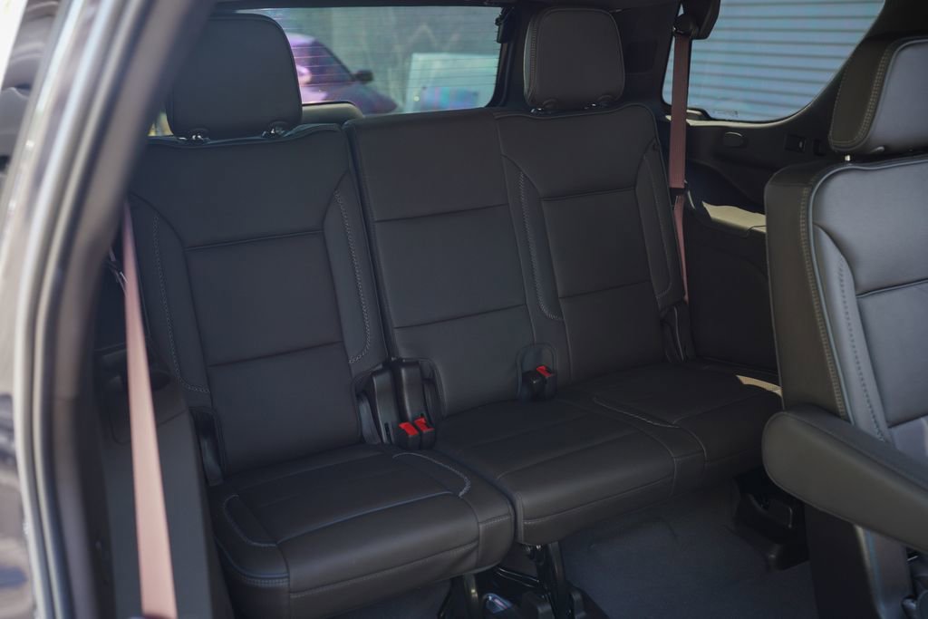 Used 2024 GMC Yukon Denali w/ Advanced Technology Package AWD/4WD image 26