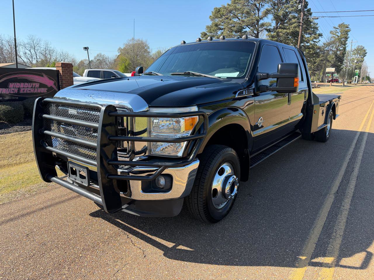 Used 2016 Ford F350 XLT w/ XLT Interior Package AWD/4WD image 8