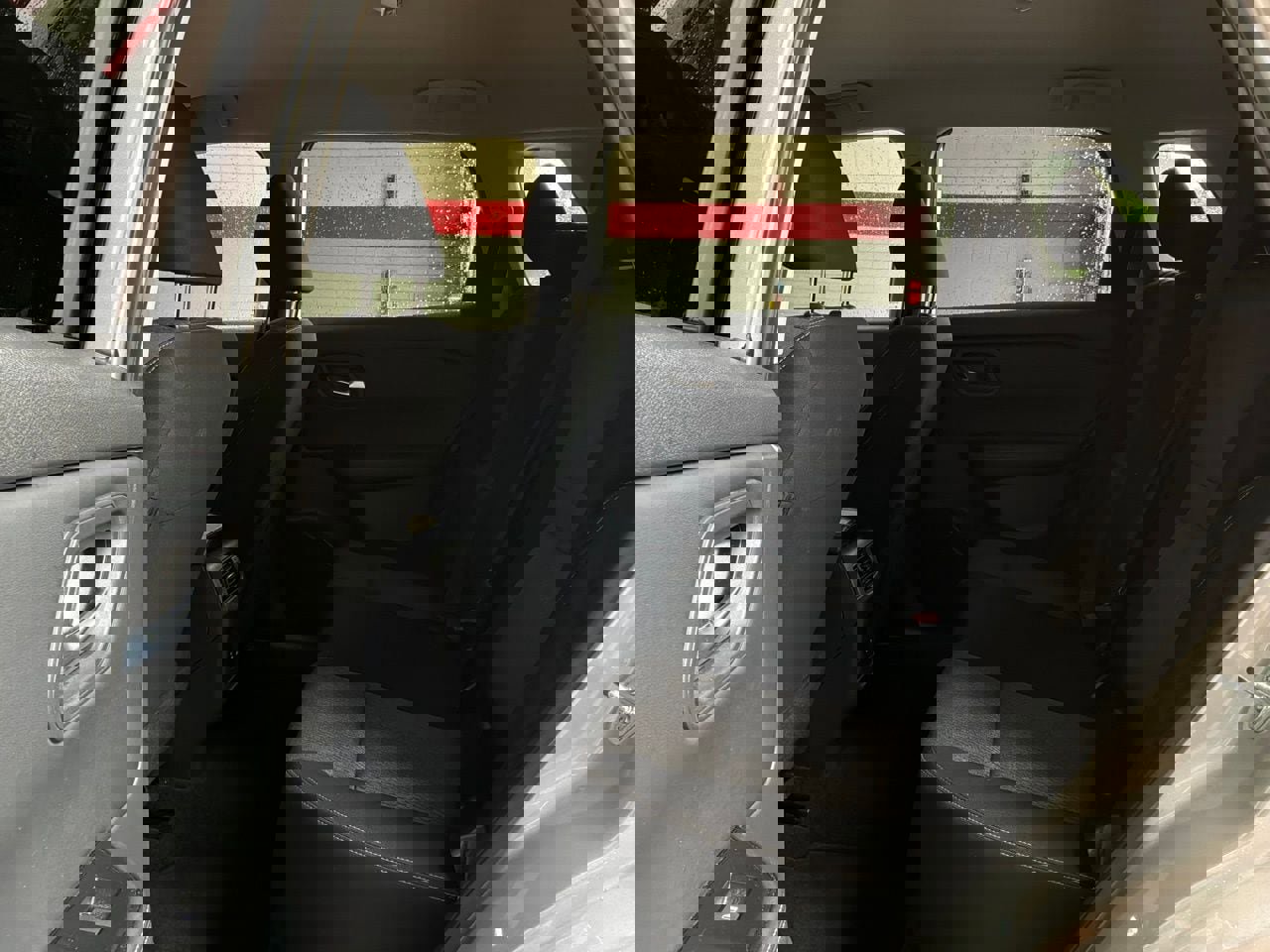 Used 2025 Nissan Rogue SV FWD image 12