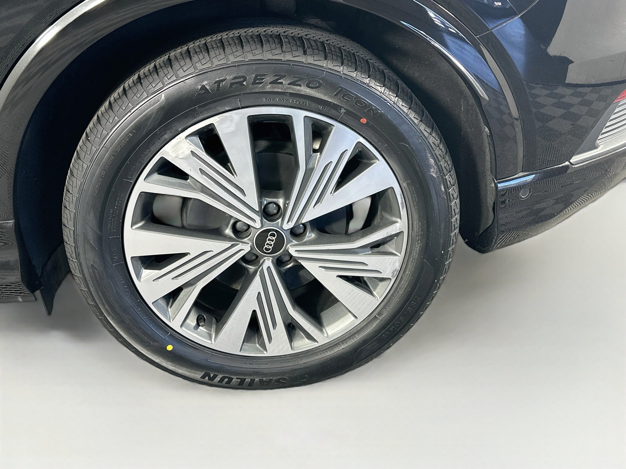 Used 2023 Audi Q4 e-tron Premium Plus RWD image 11